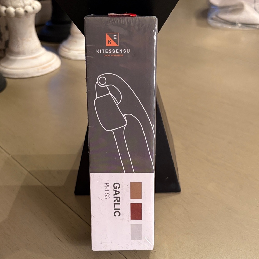 Garlic Press - Black and Silver